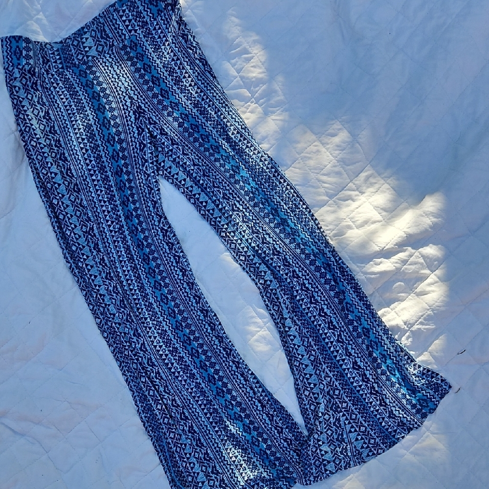Soft, Flowy Size Small Casual Pants